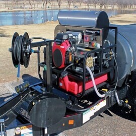 550 gallon hot pressure trailer