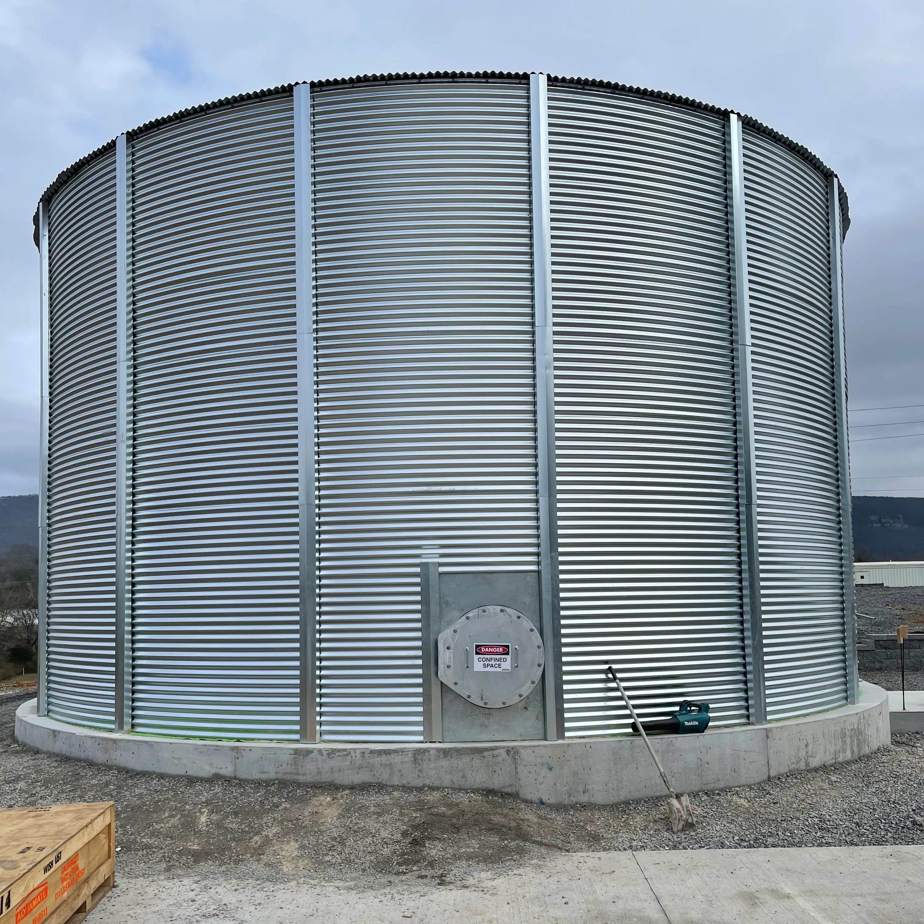 corrugated bulk steel tank